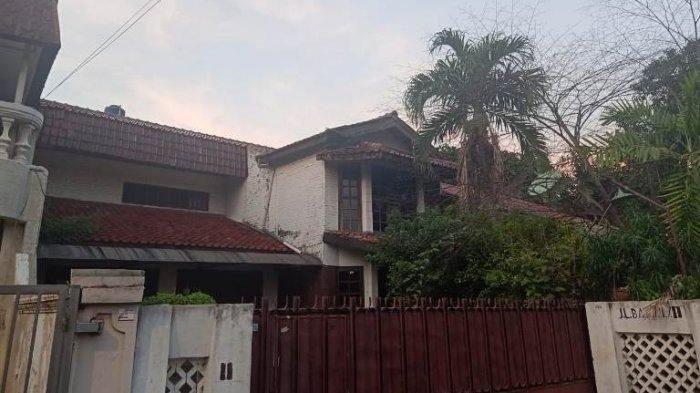 Ternyata Bersembunyi Di Gudang Gelap Ibra Azhari Hampir Tidak Ditemukan Polisi Saat Penangkapan Terungkap Pula Fakta Mencengangkan Rumah Keluarga Besar Azhari Ini Semua Halaman Suar