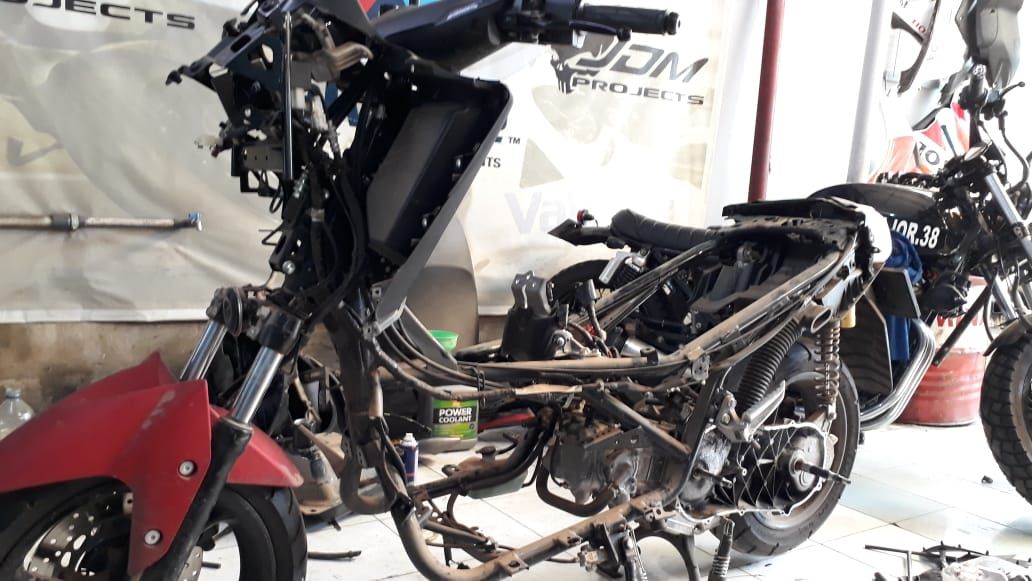 Bukan Cuma Mesin Rangka Motor Yang Terendam Banjir Juga Bisa Hancur Kalau Dibiarkan Lama Lama Motorplus