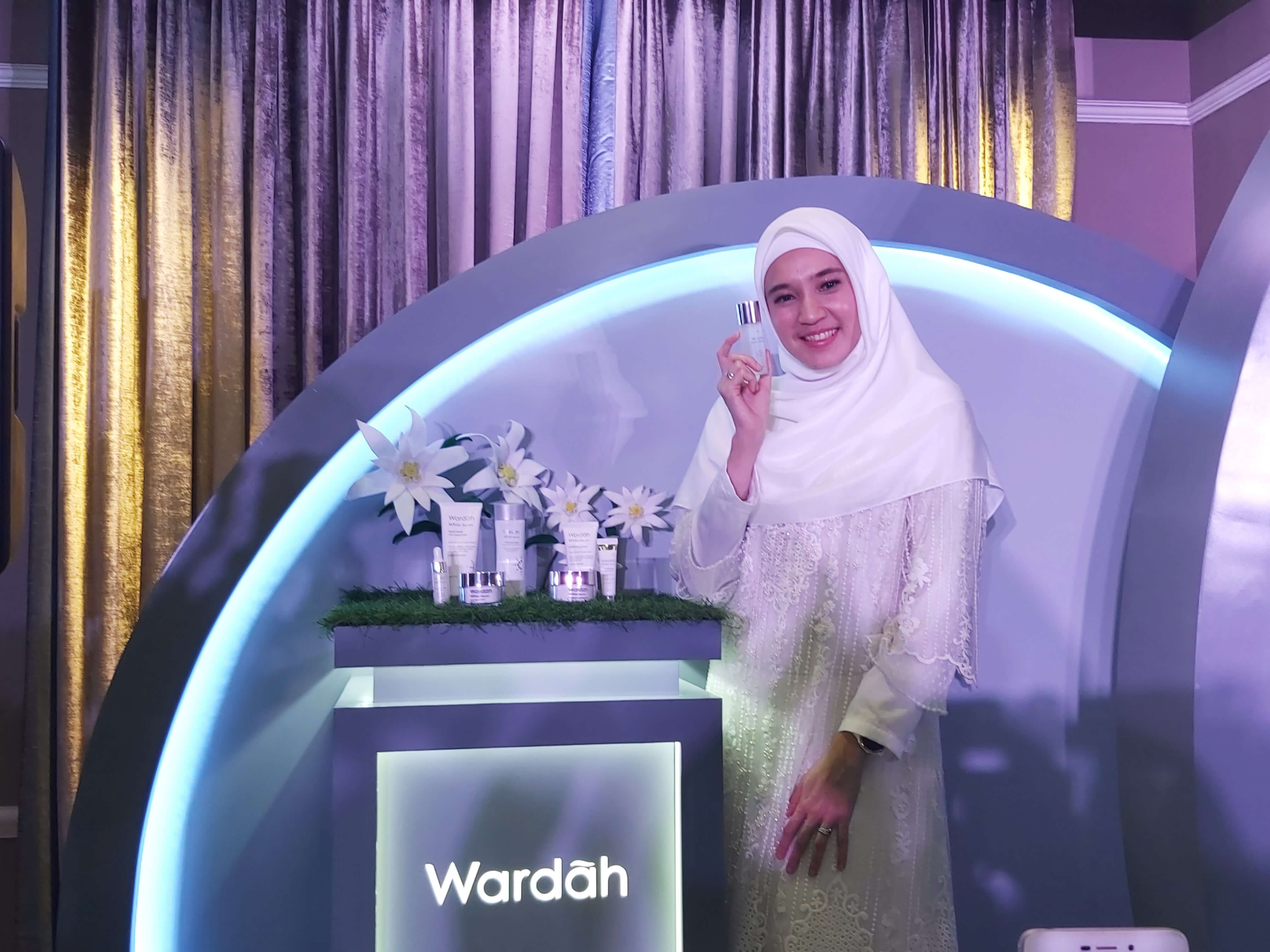 Wardah Umumkan Dhini Aminarti Sebagai Brand Ambassador Sekaligus The New Face Of Wardah White Secret Series Semua Halaman Stylo