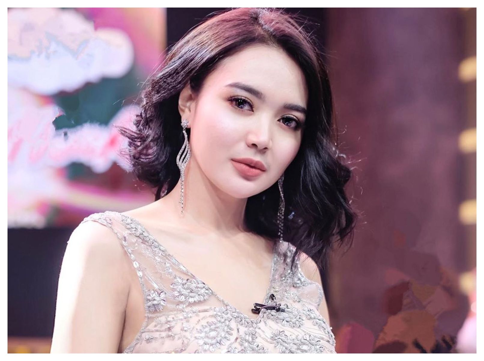 Viral dan Dikecam Gara-gara Video Mesum, Penyanyi Dangdut Seksi Ini Mengaku  Pernah Ditawar Mahal Oleh Pejabat