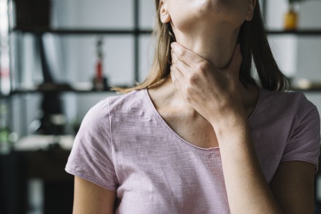 7 Cara Mudah Redakan Radang Tenggorokan dengan Berbagai Bahan Alami
