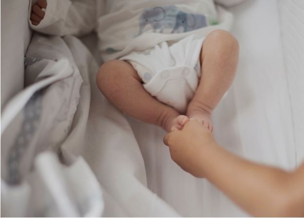 Jangan Panik Moms Berikut Penyebab Bab Bayi Berwarna Hijau Dan Encer Hingga Cara Mengatasinya Semua Halaman Nakita