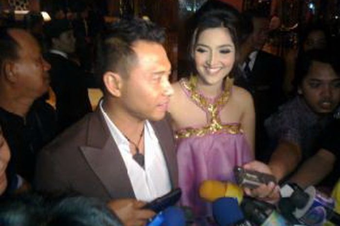 Anang Hermansyah dan Ashanty datangi pernikahan KD dan Raul Lemos