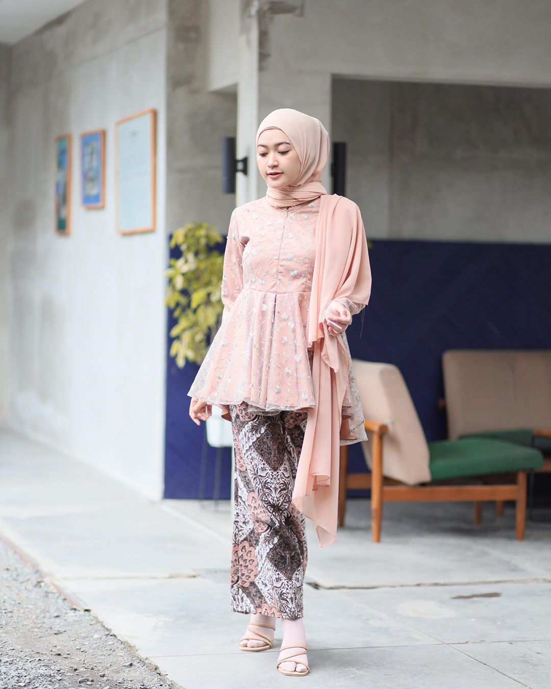 7 Model Kebaya Hijab Dan Kain Batik Ini Cocok Banget Buat Wisuda Atau Perpisahan Sekolah Anggun Dan Sederhana Semua Halaman Hype