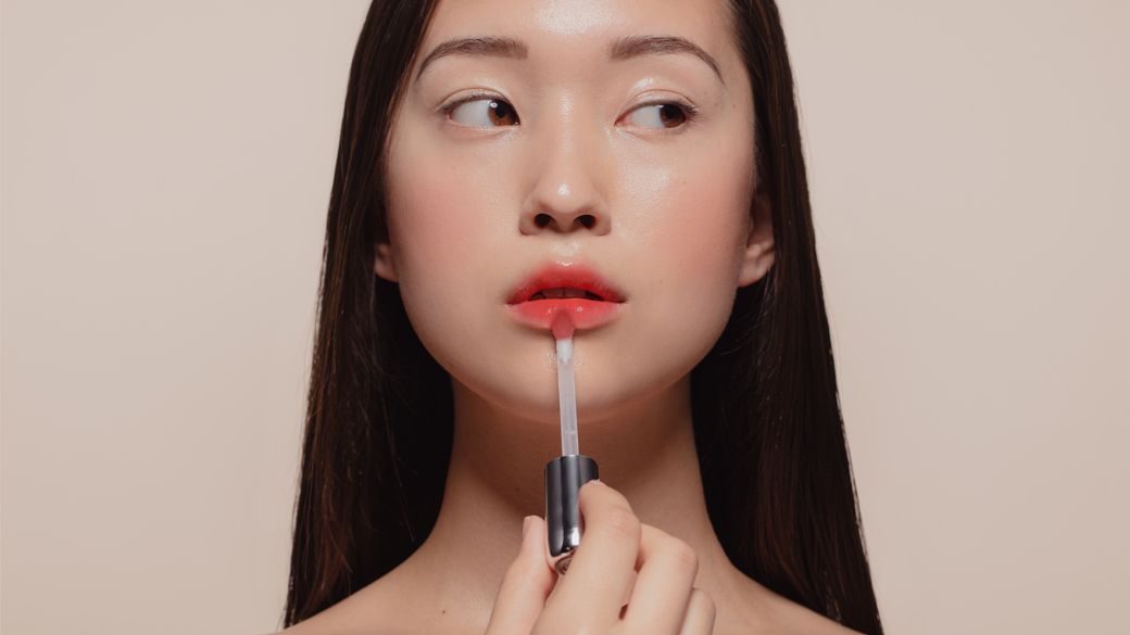 5 Warna Lipstik Ini Cocok Banget Buat Remaja Enggak Terlihat Tua Semua Halaman Cewekbanget