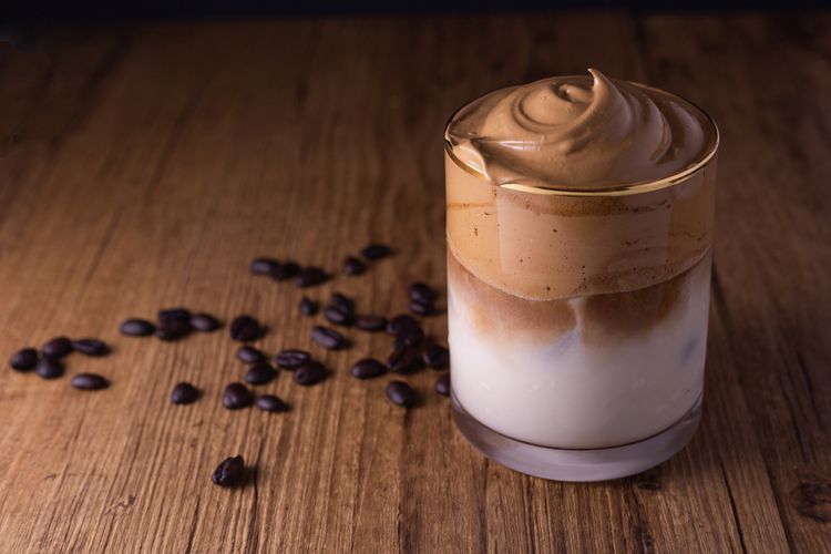 Cara Membuat Dalgona Coffee Perhatikan Jenis Kopi Yang Digunakan Agar Bisa Mengembang Sempurna Semua Halaman Sajian Sedap Cara Membuat Dalgona Coffee Perhatikan Jenis Kopi Yang Digunakan Agar Bisa Mengembang Sempurna Semua Halaman Sajian Sedap