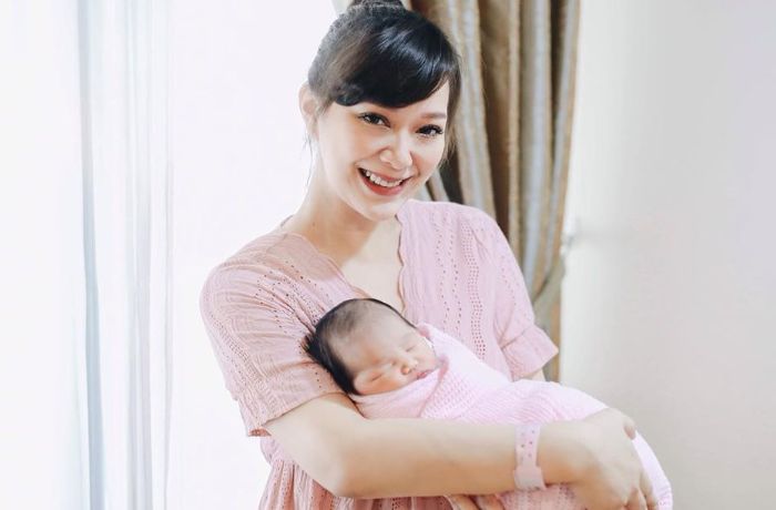 Pamer Imutnya Sang Putri Di Momen Imlek 2021 Ini Yuanita Christiani Sukses Bikin Banyak Orang Gemas Adiezty Fersa Lucunya