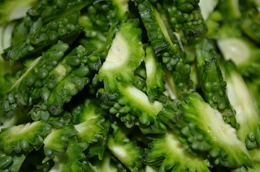 Koki ini Bongkar Rahasia Masak Pare Biar Tidak Pahit