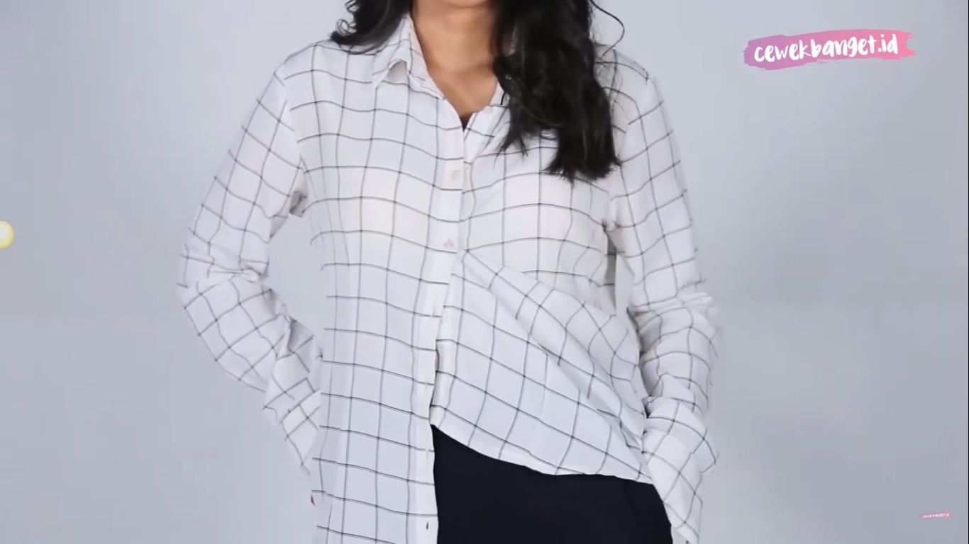 Viral Di Tiktok Ini 3 Trik Styling Kemeja Yang Kekinian Banget Semua Halaman Cewekbanget