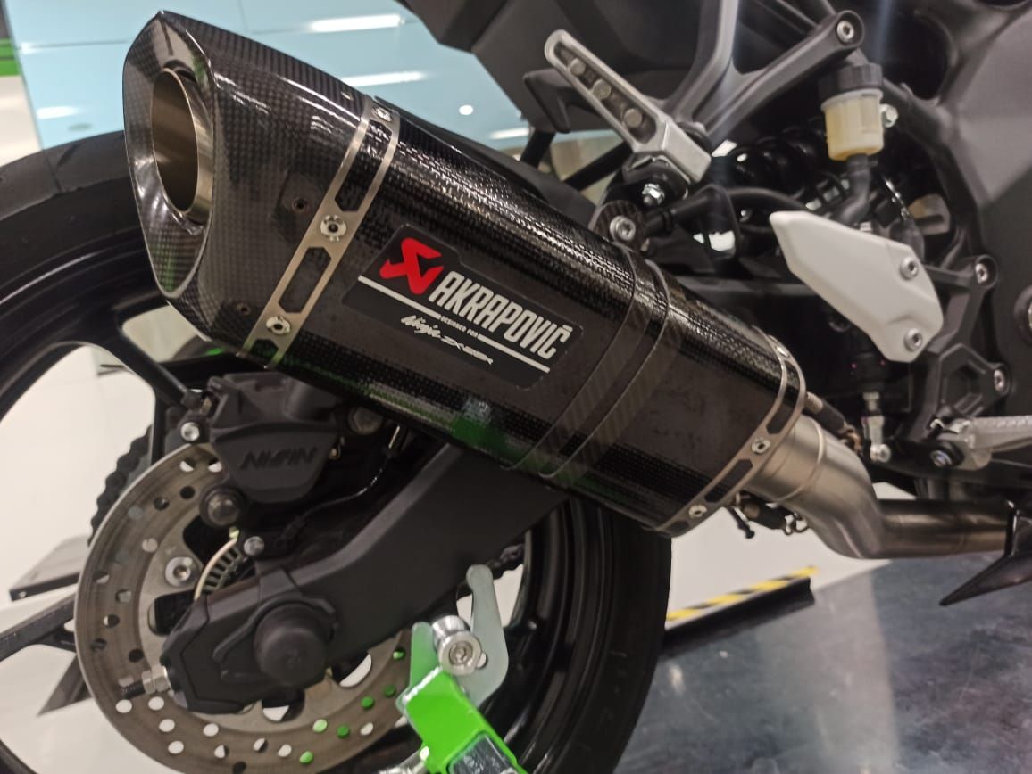 Kawasaki zx25r Carbon