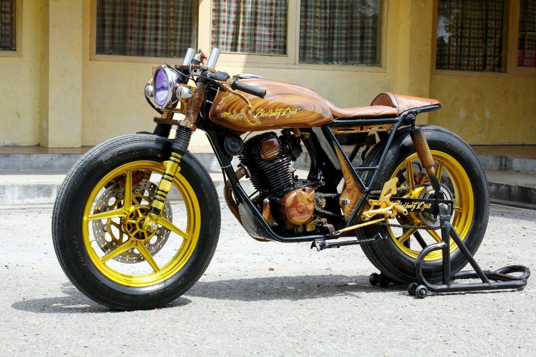 Modifikasi Honda GL Pro Ala Cafe Racer Berlapis Kayu