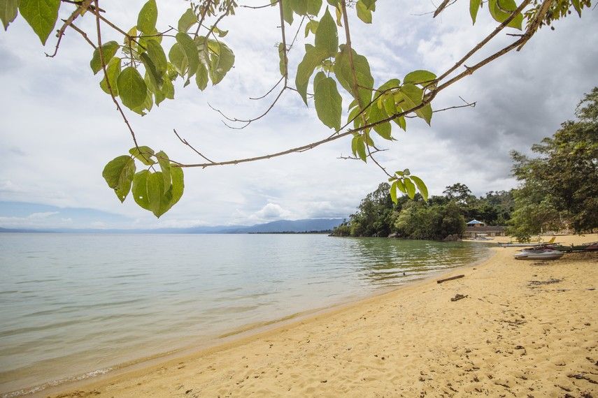 Keindahan Danau Poso Danau Ketiga Terbesar Di Indonesia National Geographic