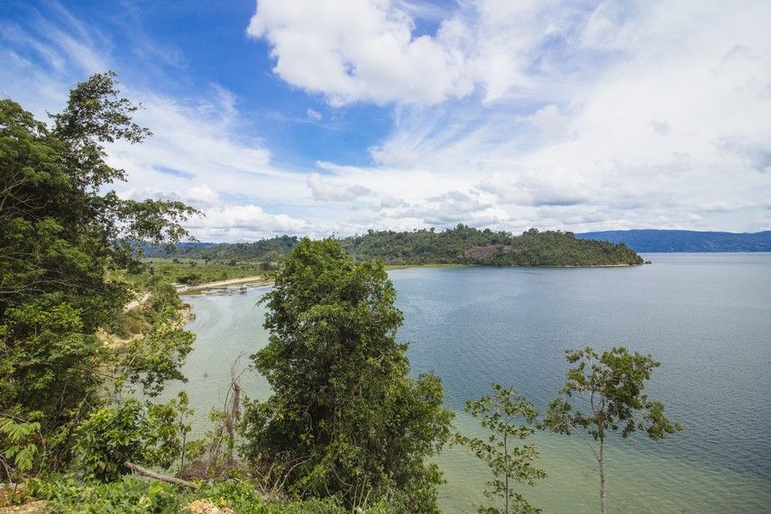 Keindahan Danau Poso Danau Ketiga Terbesar Di Indonesia National Geographic