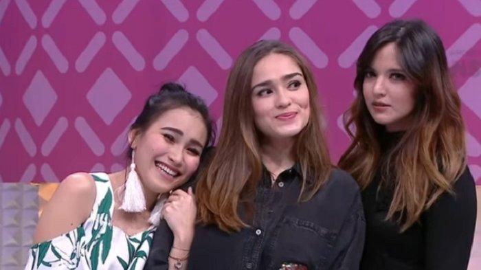 3 Sirt Yastigi 6 Alt Minder Sirt Kubra Hali Kilim فيسبوك