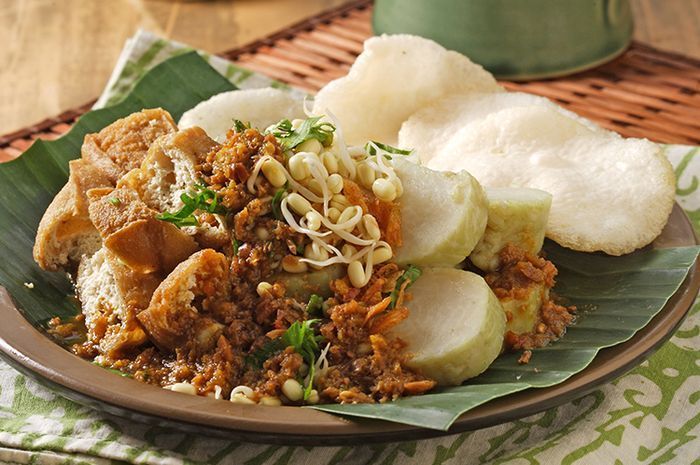 Resep Lontong Tahu Enak, Menu Tradisional yang Tak Pernah Bikin Kecewa -  Semua Halaman - Sajian Sedap
