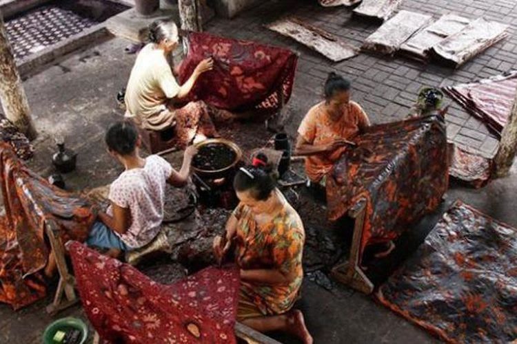 Kerja sama apa yang dilakukan indonesia untuk mengenalkan batik ke mancanegara