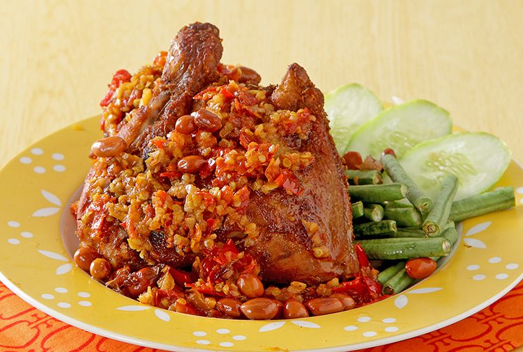 Terbongkar Cara Bikin Ayam Gepuk Pak Gembus Langsung Dari Penjualnya Ternyata Ini Rahasia Sambalnya Bisa Enak Banget Semua Halaman Sajian Sedap