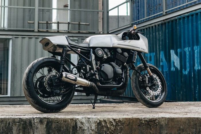 Yamaha Fazer 600 Cafe Racer Bodi Kotak Kotak Inspirasinya Game Roblox Motorplus