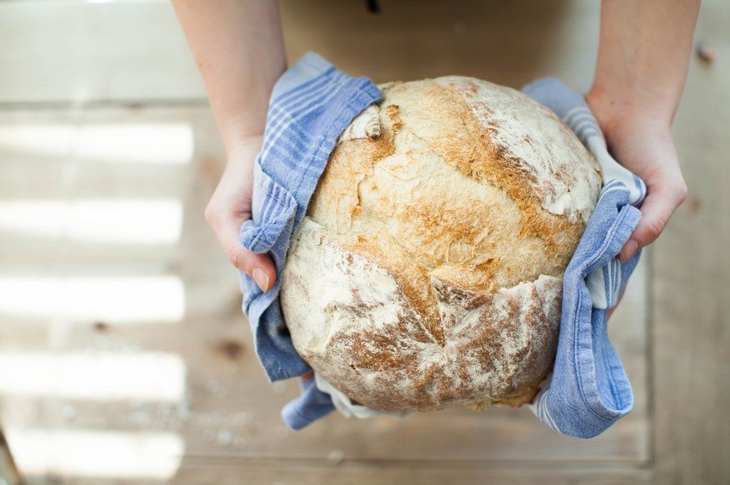 Cara Membuat Adonan Roti Mengembang Meski Tanpa Mixer, Ikuti Cara Ini