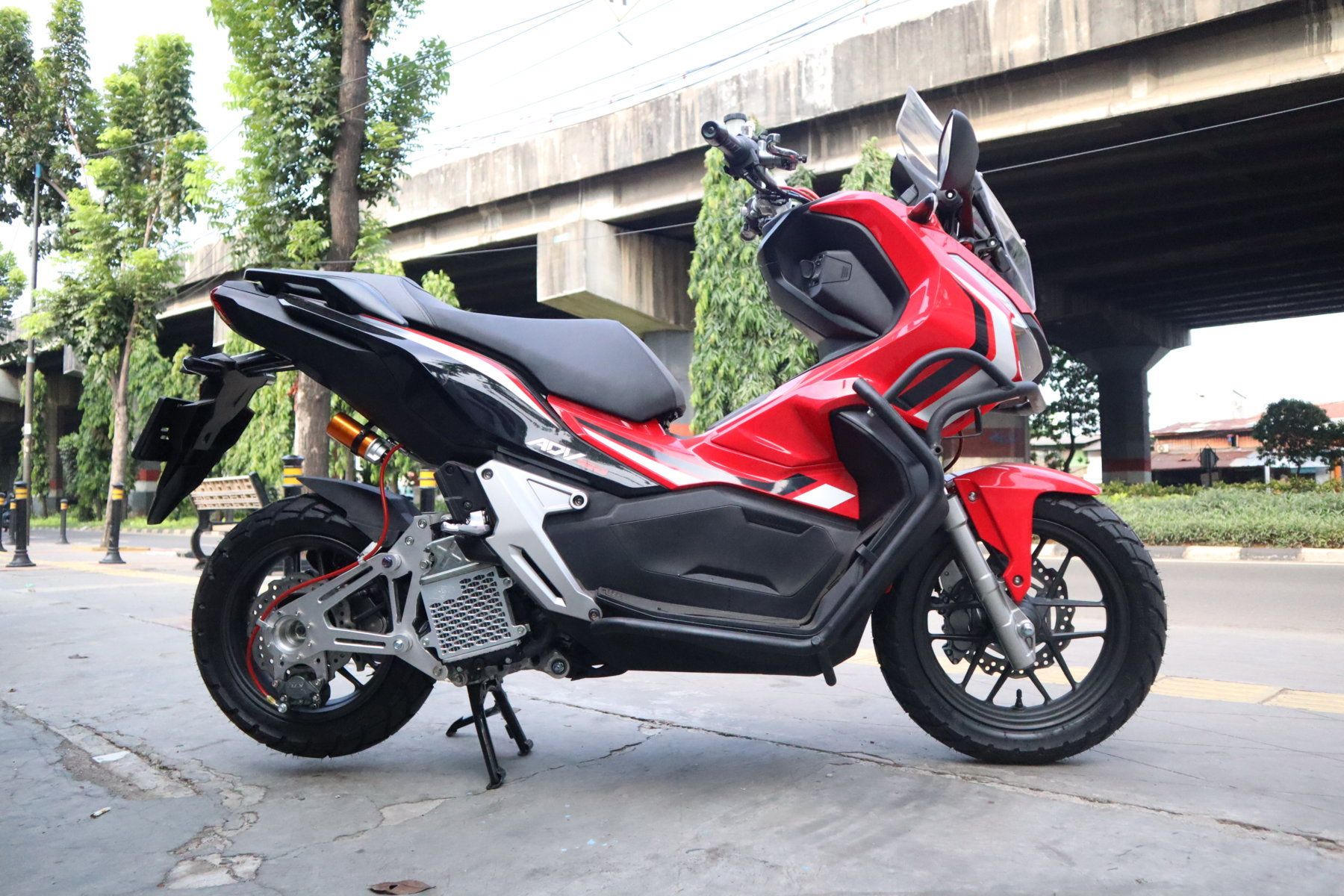 Modifikasi Motor Honda ADV 150 Pakai Monosok Mirip Honda X ADV Motorplus