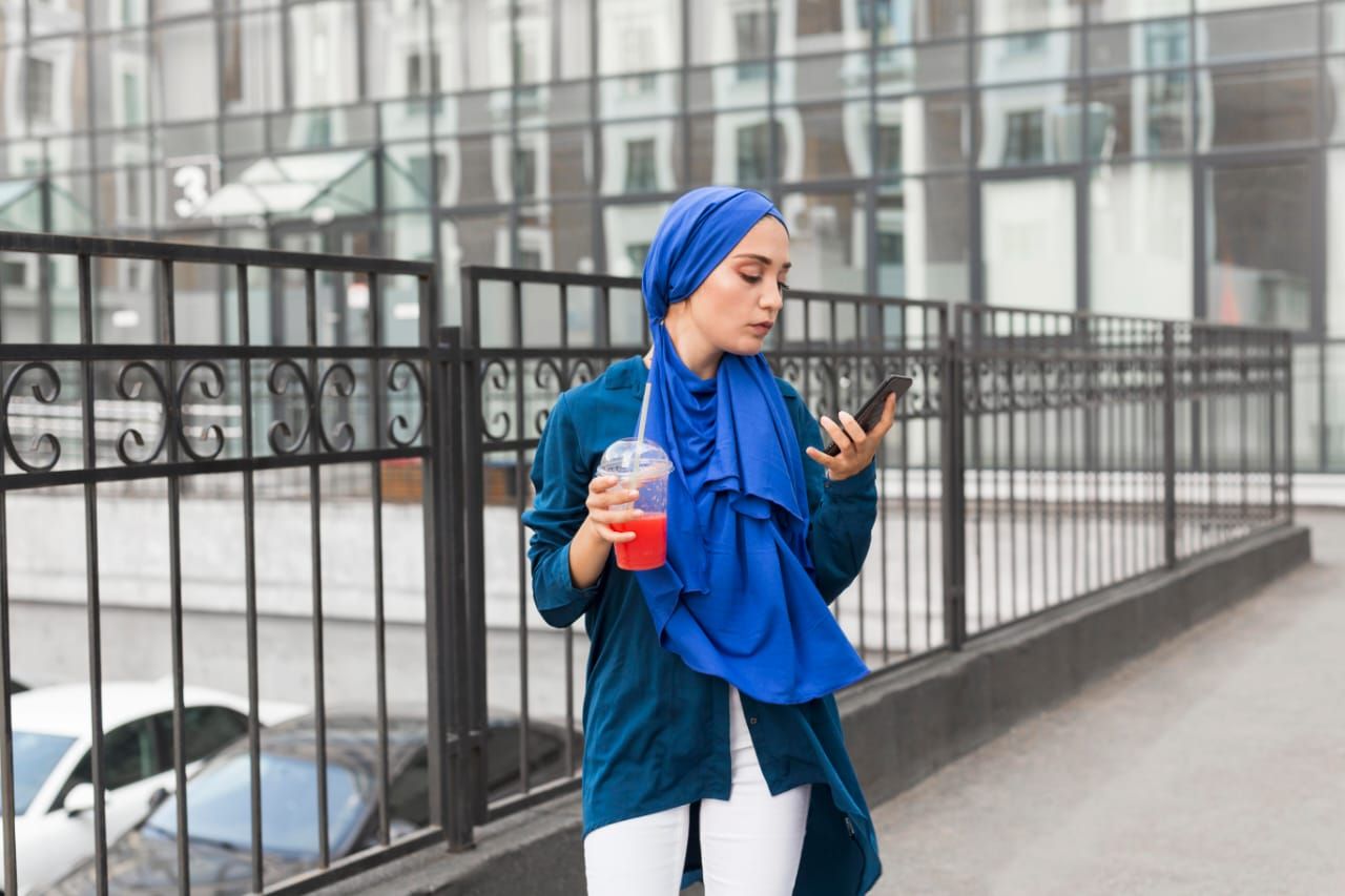 Aksesoris Hijab E Girl Yang Perlu Kamu Punya Biar OOTD Makin Kece Semua Halaman Stylo
