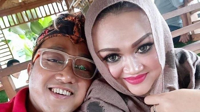 Ada Udang Di Balik Batu Denny Darko Sebut Teddy Punya Maksud Lain Usai Terus Terusan Usik Harta Warisan Mendiang Lina Jubaedah Ada Sesuatu Yang Sedang Dikerjakan Semua Halaman Pop Grid Id
