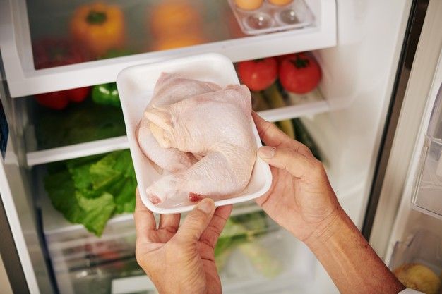 Tips Menyimpan Daging Ayam Supaya Awet Sampai 9 Bulan Gampang Banget Dengan 4 Cara Ini<script async src=