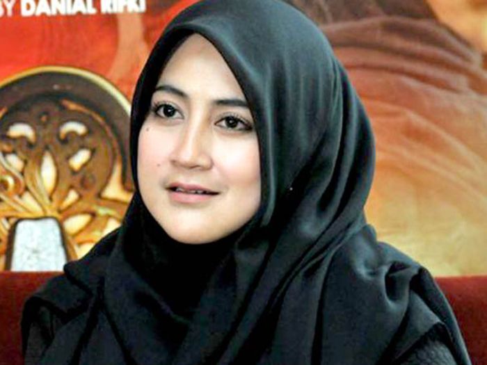 7 Tahun Hidupi Anak Anaknya Seorang Diri Hingga Akui Tak Ambil Warisan Uje Sepeserpun Ternyata Umi Pipik Miliki Pabrik Uang Yang Buatnya Hidup Bergelimang Harta Punya Restoran Mewah Hingga Pabrik Kecantikan