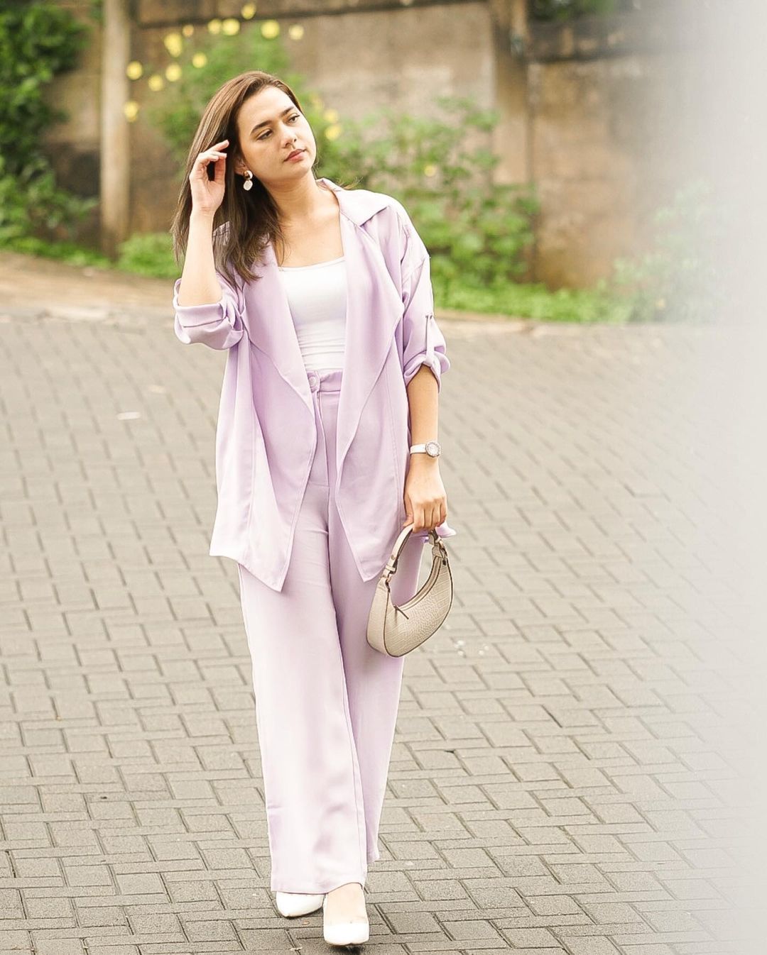 Perankan Michelle Sahabat Andin Dan Aldebaran Ikatan Cinta Intip Tampilan Mayang Yudittia Kenakan Busana Lilac Yang Jadi Sorotan Semua Halaman Stylo