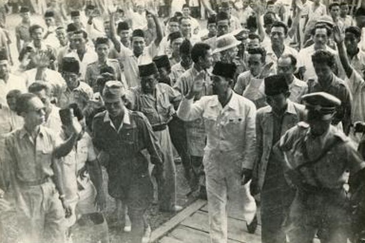 Cari Jawaban Soal Kelas 5 Tema 7 Subtema 2 Reaksi Rakyat Indonesia Menyambut Proklamasi Kemerdekaan Semua Halaman Bobo
