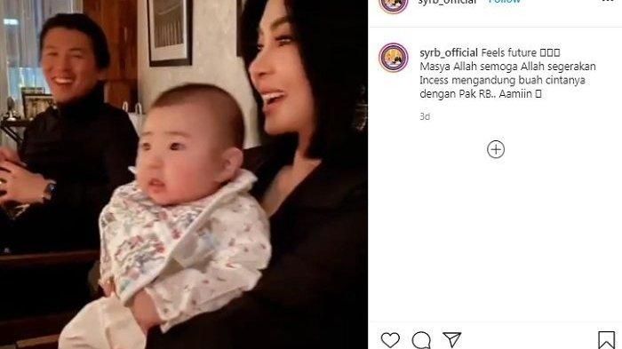 Kehamilan Syahrini Jadi Sorotan Lihat Incess Gendong Bayi Hingga Reino Barack Bikin Salah Fokus Gegara Kesengsem Pada Sang Istri Kode Semua Halaman Grid Star