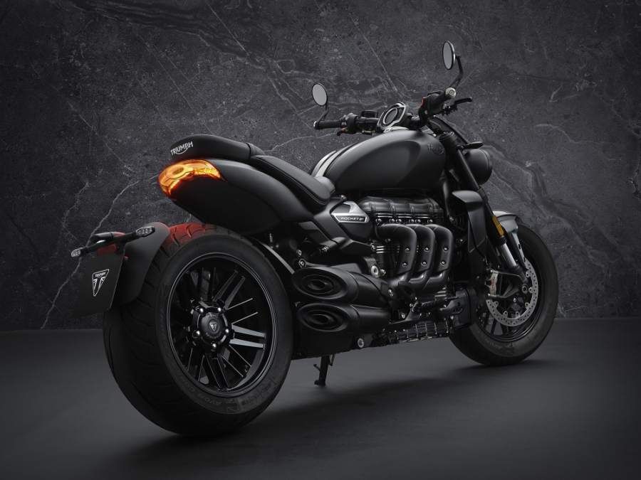 Wuih, Motor Baru Triumph Rocket 3 Black 