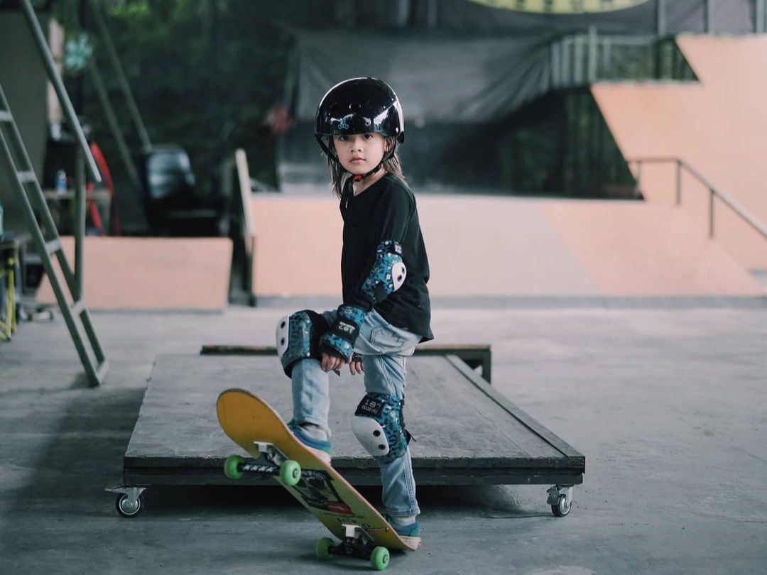 Jago Main Skateboard Bak Orang Dewasa, Inilah Potret Bjorka Anak Ringgo  Agus yang Jadi Idola Baru Warganet - Semua Halaman - Kids