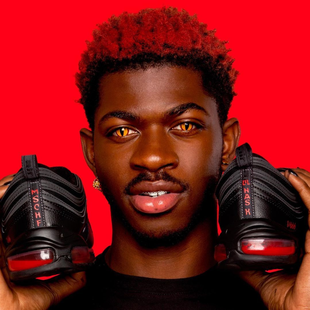 Pakai Darah Manusia, Nike Gugat Produk 'Satan Shoes' Lil Nas X - Semua  Halaman - Cerdas Belanja