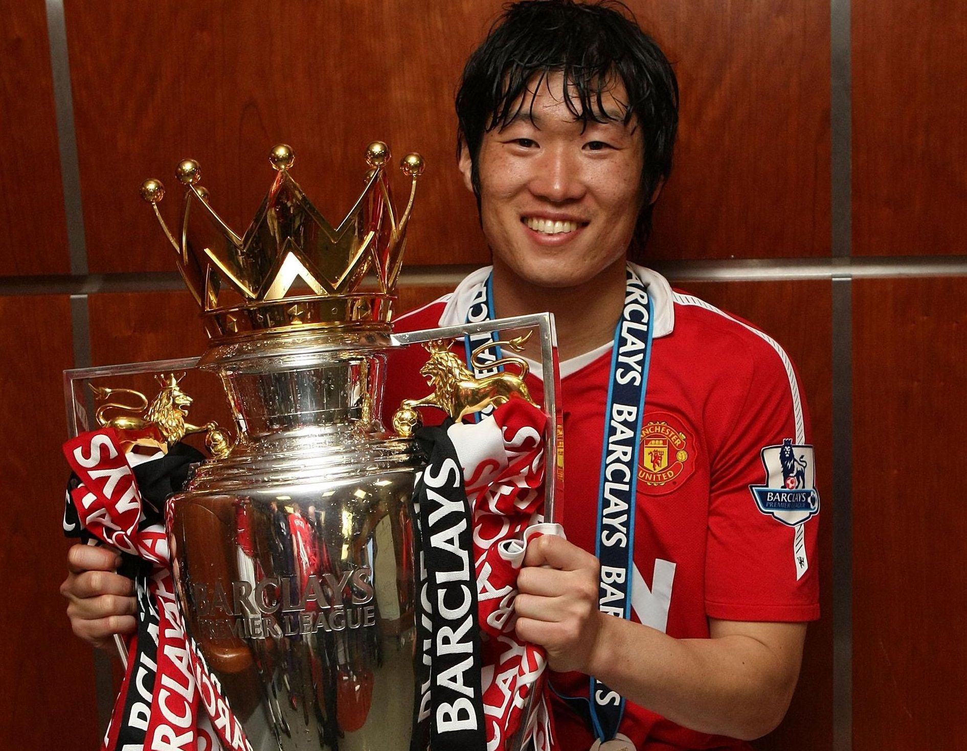 Ти сун. Парк Джи Сун футболист. Пак Чжи Сун Манчестер Юнайтед 2008. Пак Джи Сун корейский футболист. Сун Цютун Эрха.