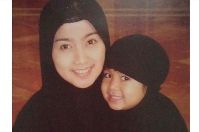 Nyaris Jadi Anak Tiri Irwan Mussry, Putri Desy Ratnasari Bongkar
