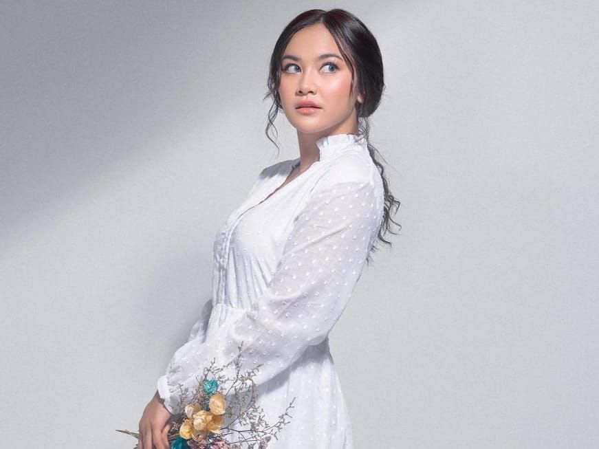 Mood Mendukung, Mahalini Ciptakan Lagu Melawan Restu dalam 1 Jam! - Semua Halaman - CewekBanget