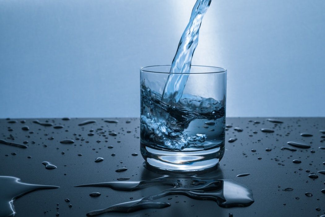 Zat tergolong gelas putih air mengapa tunggal dalam Mengapa Air