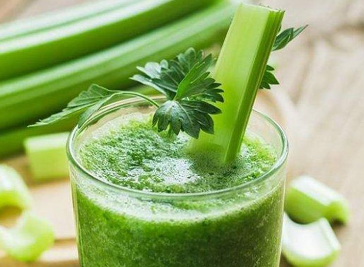Tidak Sengaja Minum Jus Seledri Sebelum Tidur, Wanita Ini Shock Saat  Rasakan Manfaat Luar Biasa di Pagi Hari! - Semua Halaman - Sajian Sedap