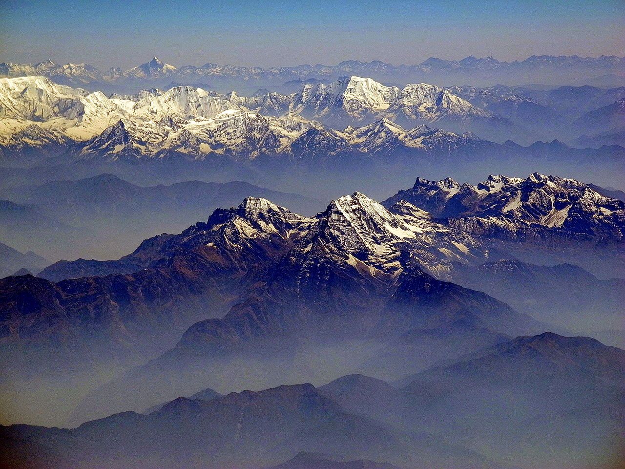 Pegunungan himalaya merupakan salah satu pegunungan di asia bentang alam tersebut terbentuk oleh proses