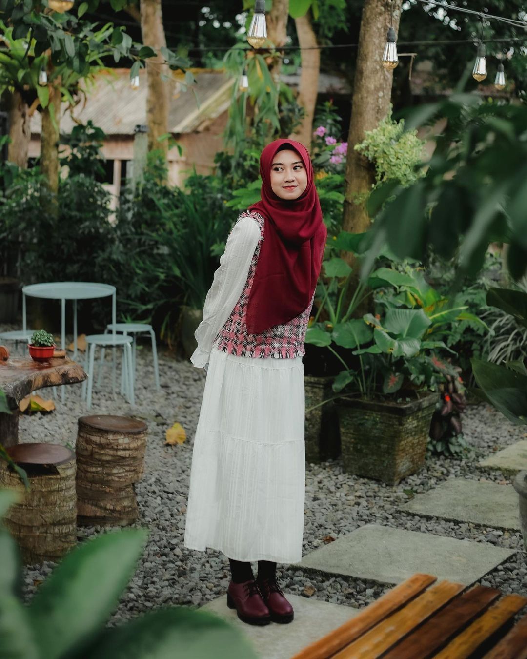 Inspirasi OOTD Hijab Syari Ala Alfiya Nindiyani