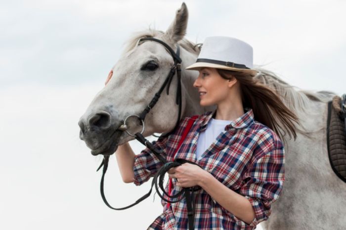 Beda Warna Dan Makna, Arti Mimpi Menunggang Kuda Putih Rupanya Tak  Semenakutkan Seperti Kuda Hitam, Simak Penjelasan Lengkapnya!