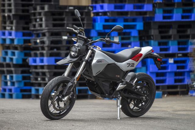 Meluncur Motor Listrik Baru Zero FXE 
