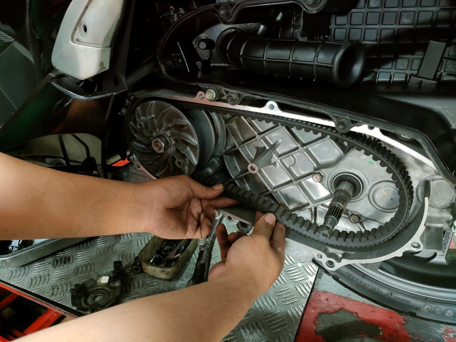 3 Cara Gampang Merawat V Belt Motor Matik Supaya Tetap Awet Simak Bro Motorplus