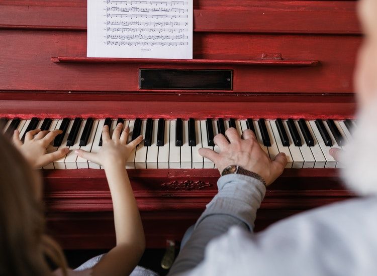 Nada yang mengakhiri pada lagu yang bertangga nada mayor adalah