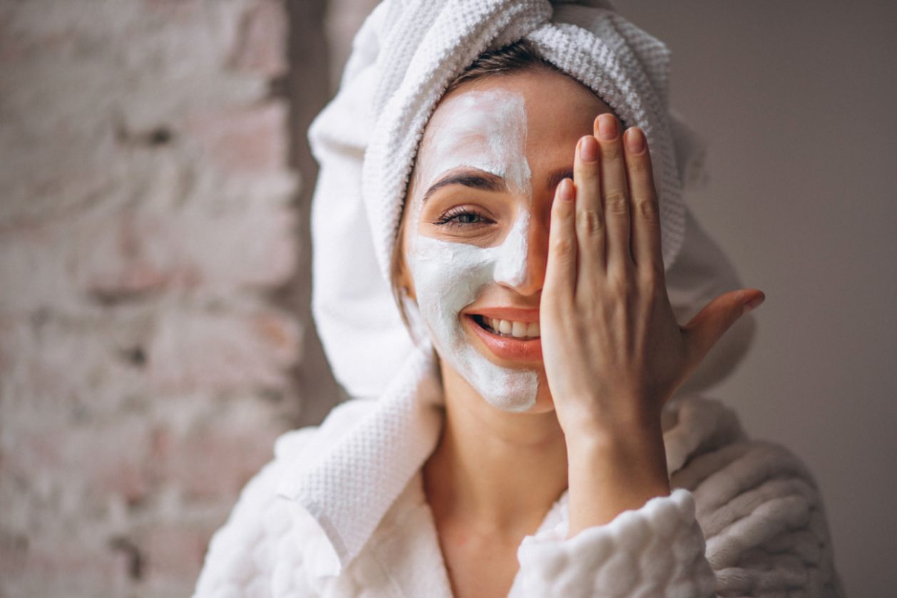 Jangan sampai Tertukar! Ini 4 Cara Memakai Sleeping Mask yang Tepat