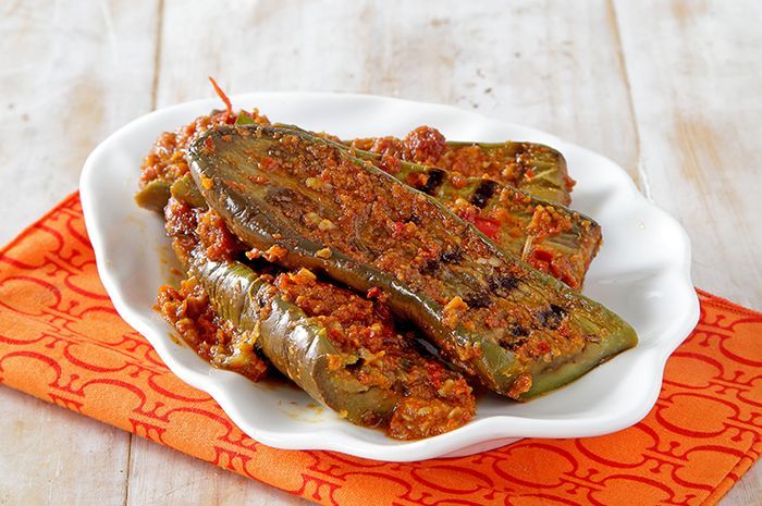 Sayur Terong Tumis Pedas: Potongan terong yang dimasak dengan bumbu pedas