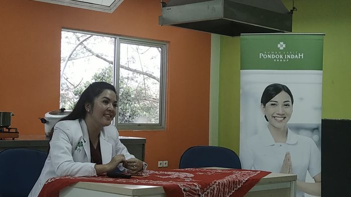 dr.Raissa E Djuanda,MGizi,SpGK