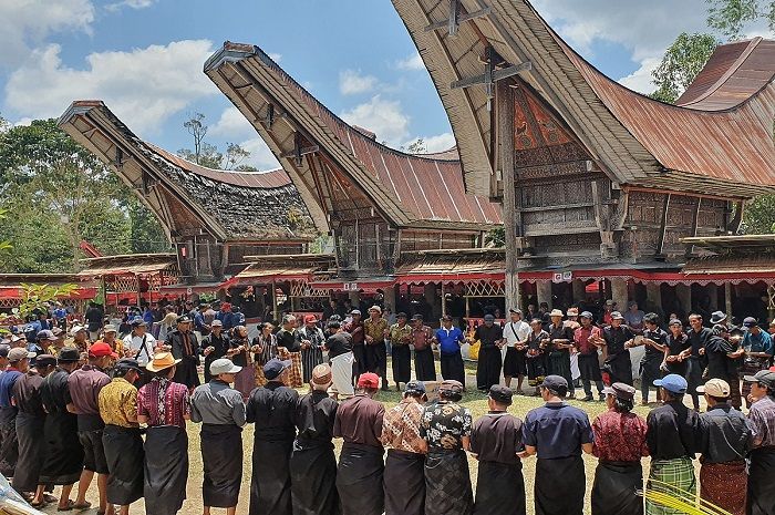 4 Upacara Adat Sulawesi Selatan: Makna dan Cara Pelaksanaan - Semua Halaman  - Bobo