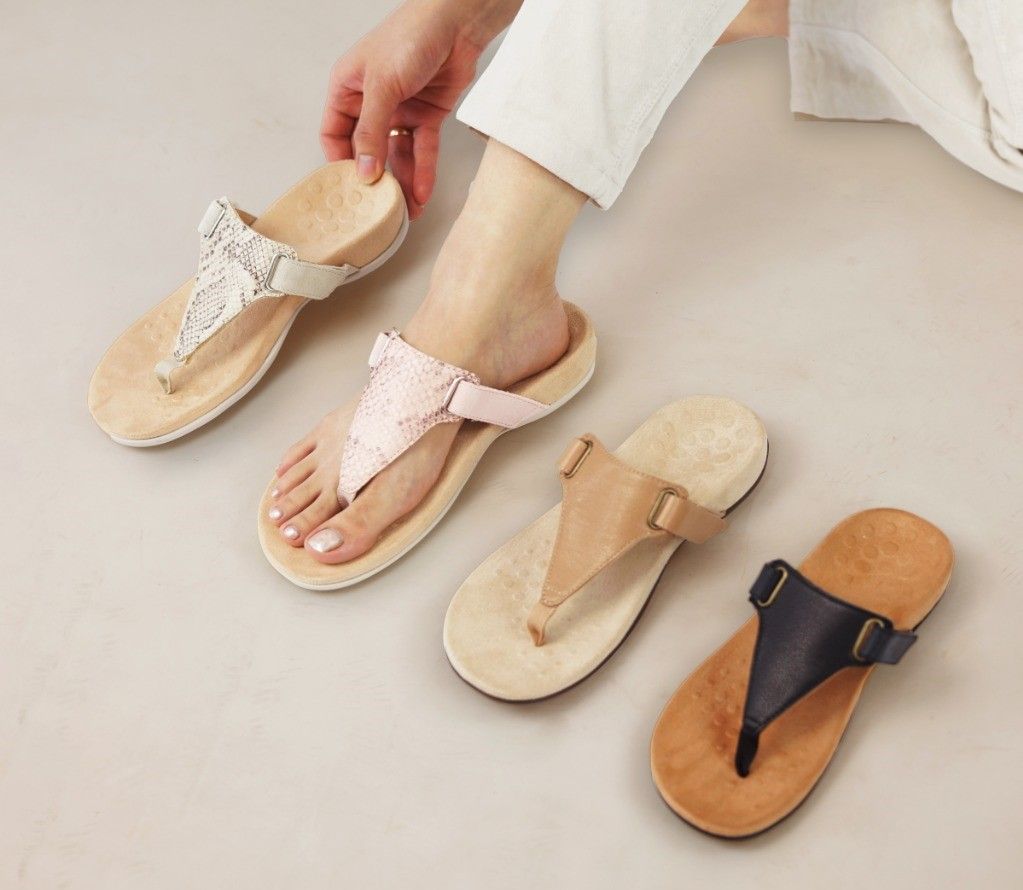 Dilengkapi dengan Alas Kaki Ortotik Ini Rekomendasi Sandal dan
